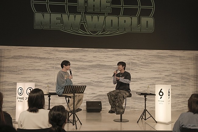 「SKY-HI×Ayumu Imazuがラジオ共演、2人の共通点も垣間見えた『DIVE TO THE NEW WORLD』公開収録のレポート到着」1枚目/4