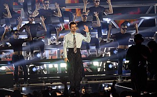 「【メルトダウン・フェスティバル2026】ハリー・スタイルズ、オーケストラと共演しカバー曲やレア曲で魅了」