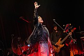 「＜ライブレポート＞堂珍嘉邦、初のビルボードライブ3都市ツアーが大盛況のうちに終幕。“表現者”としての現在地を描き出した東京の夜」1枚目/8