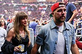 「テイラー・スウィフト、トラヴィス・ケルシーとの結婚式の場所をゲストに教えていないことが判明」1枚目/1