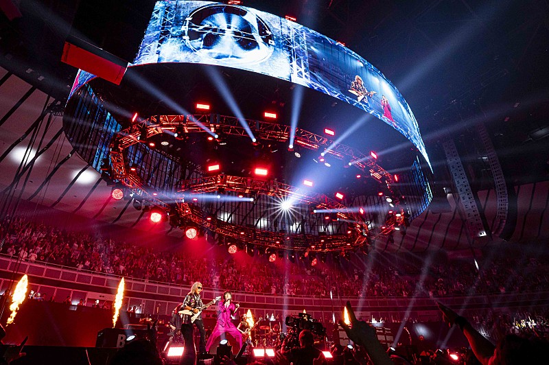 「＜ライブレポート＞「パッションの赴くままに」――B'zが【B’z LIVE-GYM 2026 -FYOP＋-】で見せた圧巻の120分」1枚目/10