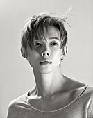 「YEONJUN（TOMORROW X TOGETHER）、純粋さ＆官能性を収めたビジュアル＆ムービー「THEME 1」公開」1枚目/4