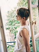 「YEONJUN（TOMORROW X TOGETHER）、ありのままの姿を捉えたビジュアル＆ムービー「THEME 3」公開」1枚目/4