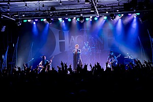 HAGANE「<ライブレポート>HAGANE、それぞれの思いを圧巻のバンドサウンドに込めた8周年記念ライブ」