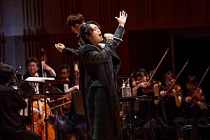 飯田洋輔「<ライブレポート>飯田洋輔、初の単独オーケストラ公演が開幕 美声が響き渡った初日東京公演」