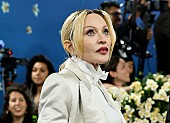 「マドンナ、ベネディクト・カンバーバッチら『コンフェッションズII』フィルム出演者たちの舞台裏映像公開」1枚目/1