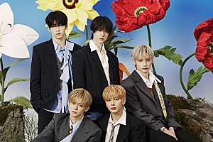 TOMORROW X TOGETHER、コンセプトビジュアル＆クリップ「Bloom」で花々