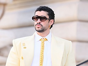 「バッド・バニー、自身の非営利団体によるプエルトリコ若者向け無料プログラム開催を発表」