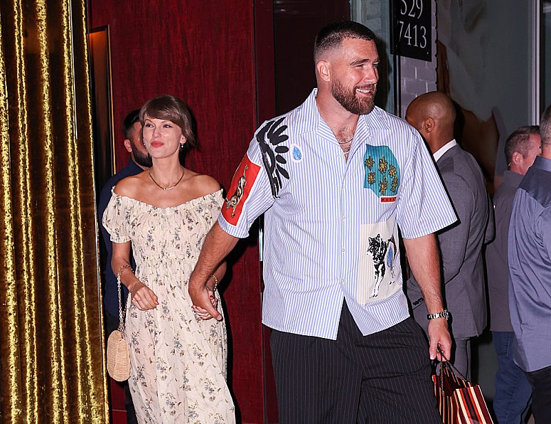 「テイラー・スウィフト＆トラヴィス・ケルシー、夫婦としてNFL選手ジュジュ・スミス=シュスターの結婚式出席」1枚目/1