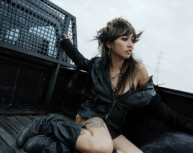 「ビーバドゥービー、新曲「Switchblade」で自己防衛と勇気の関係を問いかける」1枚目/2