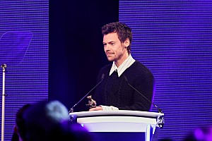 ハリー・スタイルズ「ハリー・スタイルズが英国で最も有名な“ハリー”だとヘンリー王子が認める」