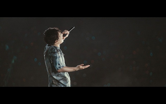「Official髭男dism、日産スタジアム公演より「TATTOO」ライブ映像を公開」1枚目/2