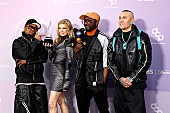 「ブラック・アイド・ピーズ、「My Humps」MVがYouTube10億再生越え」1枚目/1