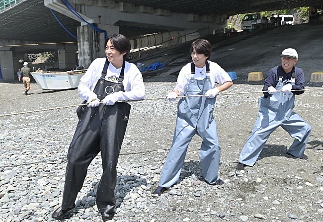 「佐藤勝利、『相葉マナブ』に初登場＆地引き網漁に挑戦」1枚目/3