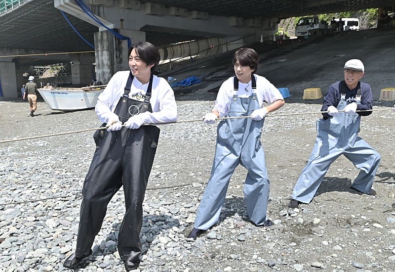 「佐藤勝利、『相葉マナブ』に初登場＆地引き網漁に挑戦」1枚目/3