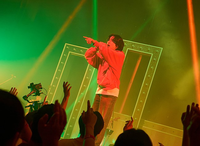 「【AKASAKI &amp;ldquo;last YOUNG&amp;rdquo; -10代最後の単独公演-】
Photo by TOMOKAZU TAZAWA」3枚目/5