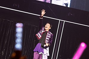 郷ひろみ、70歳の日本武道館公演より「お嫁サンバ」ライブ映像を公開