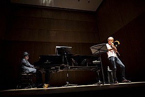 H ZETT M「H ZETT M、トロンボーン奏者・北原雅彦との初共演で新たな音世界を描いた【ピアノ独演会】のレポート到着」