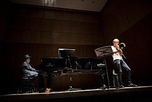 「H ZETT M、トロンボーン奏者・北原雅彦との初共演で新たな音世界を描いた【ピアノ独演会】のレポート到着」