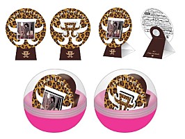 浜崎あゆみCDジャケットがカプセルトイ化、全33種のピンバッジ | Daily