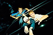 「ビッケブランカ×ユージ×JOYがユニット結成、デビュー曲はラテン系ダンスナンバー「HOBO HOBO」」1枚目/2
