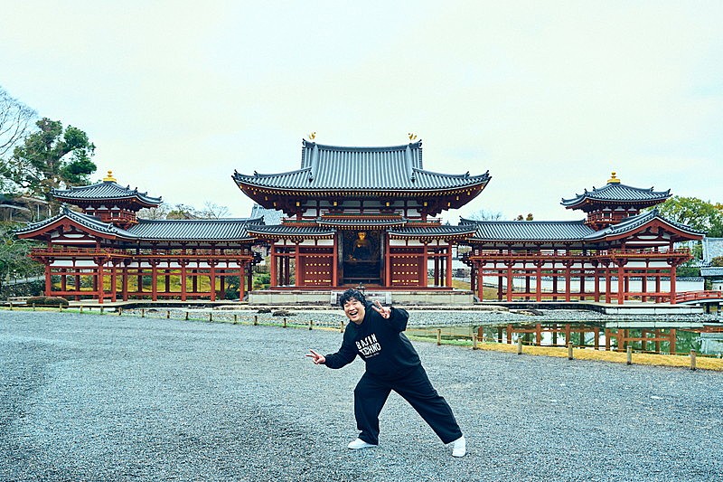 「岡崎体育
Photo by Takeshi Shinto」5枚目/5
