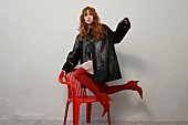 「カーリー・レイ・ジェプセン、“見捨てられることへの恐れ”をテーマにした「Don&amp;#039;t Leave Me on the Dance Floor」公開」1枚目/2