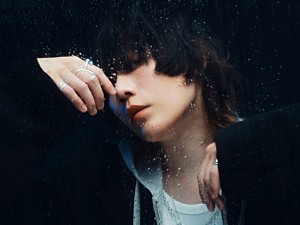 須田景凪「須田景凪、ニューアルバム『LOVE HATE』収録内容を公開 新曲「BLACK」配信リリース」