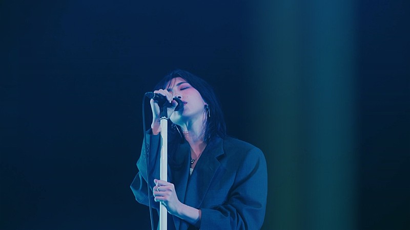 「XinU、初の【SUMMER SONIC】出演を記念して「Fools in the Rain」ライブ映像をプレミア公開へ」1枚目/1
