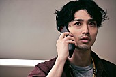 「横浜流星「毎回皆さんをハラハラさせながら、しっかりと心に届く作品をお届けできるよう日々撮影に挑んでいます」「LOST10」」1枚目/1