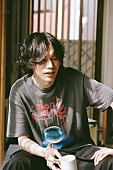 「米津玄師がギターの音色を響かせる、実写映画『ルックバック』友情演奏として参加」1枚目/2