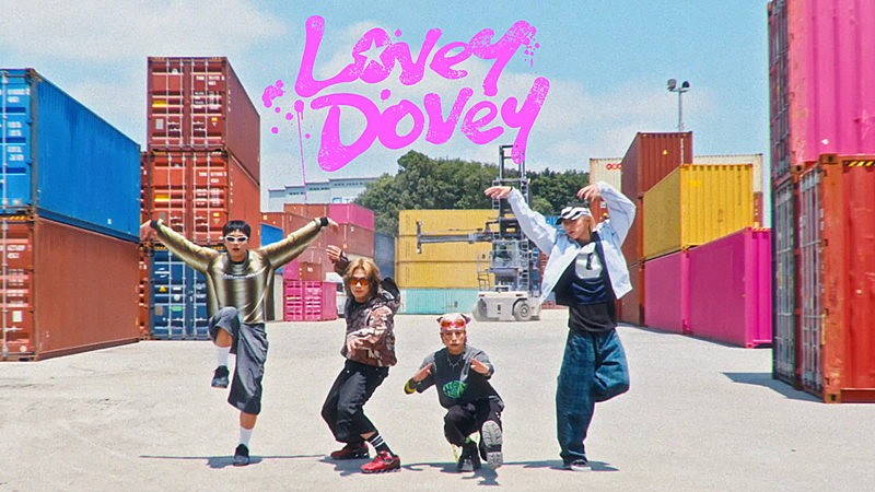「OWV、パワフルでピースフルな「Lovey-Dovey」MVテーマは“大人の文化祭”」1枚目/6