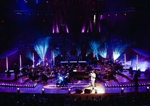 「YOSHIKI×ジョシュ・グローバン、8/28にライブ音源「Forever Love」配信リリース決定　ウォルト・ディズニー・コンサートホールで収録」
