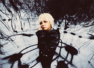 秋山黄色「秋山黄色、夏に感じる喪失感を描いた新曲「SUMMER BUG」配信リリース」