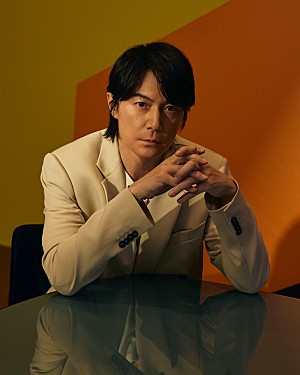 福山雅治「＜Archive＞「家族になろうよ」「生きてる生きてく」「Beautiful life」――福山雅治、Billboard JAPAN Hot 100に刻んだ8度の首位」