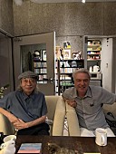 「デヴィッド・バーン、細野晴臣のレギュラー番組『Daisy Holiday』出演」1枚目/1