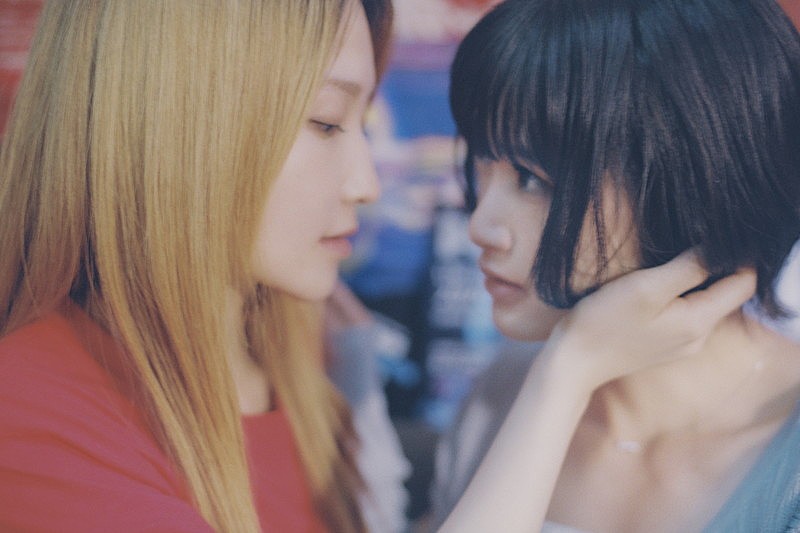 「鞘師里保、小西桜子とのW主演ドラマ『付き合ってあげてもいいかな』ED主題歌を担当」1枚目/4