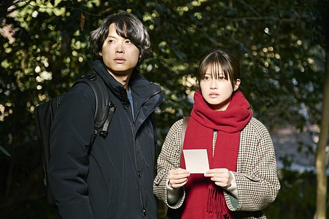 「大森元貴「灰色」をフル尺で解禁、松村北斗×今田美桜W主演映画『白鳥とコウモリ』“主題歌特別映像”が公開」1枚目/2