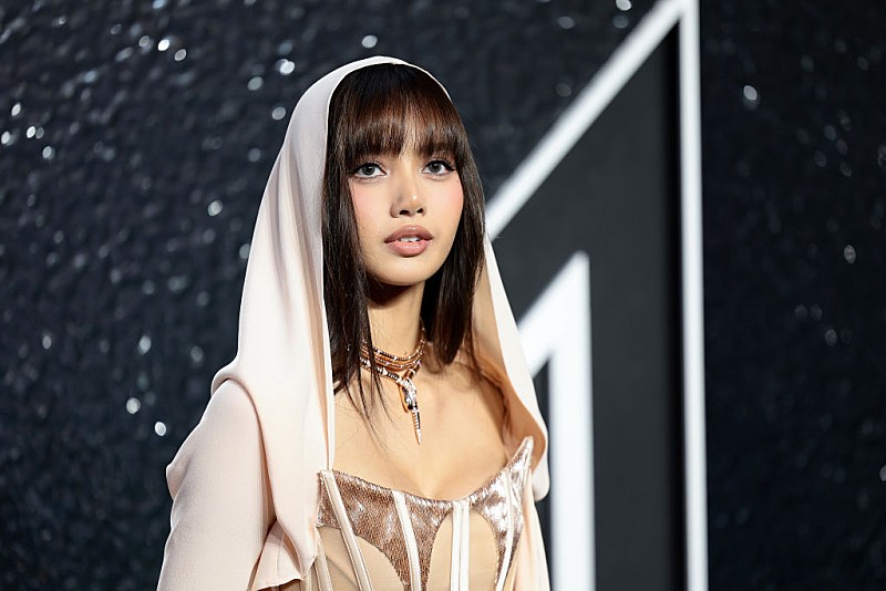 「BLACKPINKリサ、恋愛を公にしない理由を告白「K-POPでは恋愛できない」」1枚目/1