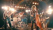 「斉藤和義、謎のヘヴィメタルバンドが登場する「轍」MV公開」1枚目/4