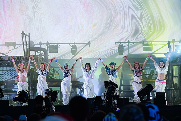 XG「＜ライブレポート＞XG、アクシデントを乗り越えたロッキン初出演」