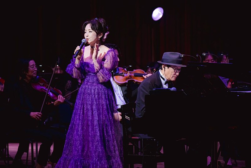 「<ライブレポート>斉藤由貴、バースデーを彩る初のオーケストラツアーが兵庫で開幕 武部聡志プロデュースによる名曲の新たな響き」1枚目/7