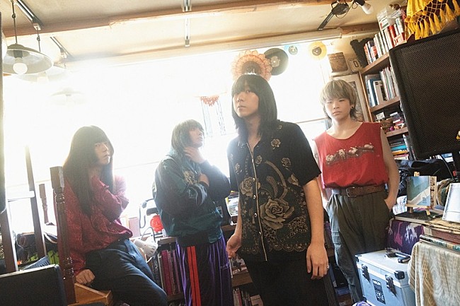 「ザ・シスターズハイ、新曲「祝電」MV公開　全国ツアーで彦田ジュン描き下ろし漫画を配布」1枚目/3