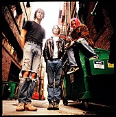 「ニルヴァーナ、「Smells Like Teen Spirit」発売35周年を記念して和訳付きMV公開」1枚目/2