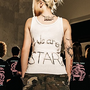 「LANA、NHK Eテレ特番で歌唱した新曲「STARS」配信リリース」