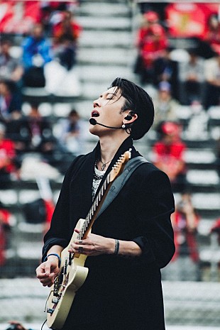 「MIYAVI、WEC日本ラウンド決勝前オープニングセレモニーで日本国歌「君が代」を披露」