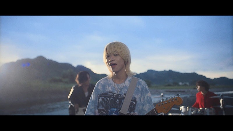 「『ねぐせ。「LOVE &amp; LIKE」Music Video』」2枚目/5
