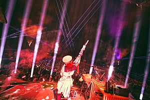 ずっと真夜中でいいのに。「<ライブレポート>ずっと真夜中でいいのに。 平城京で鳴らした“地層に刻まれる”音楽 6万5千人と過ごした歴史的一夜」