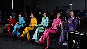 IVE「IVE、新曲「Looks Can Kill」MV“でヒーロー”に」