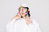 「ビッケブランカ、デビュー10周年記念日に新アーティスト写真＆ティザー映像を公開」1枚目/3